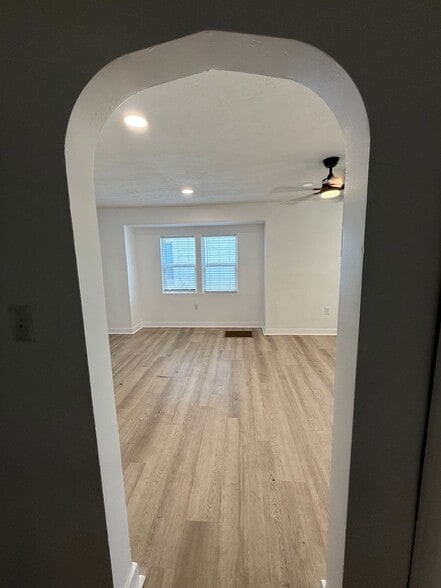 Building Photo - 523 N Alton Ave