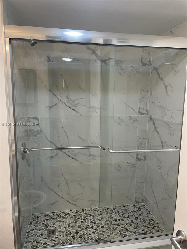 Building Photo - 1075 Riverside Dr