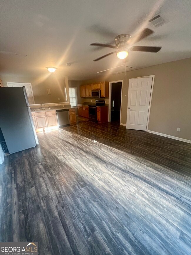 Building Photo - 1097 Tucker Rd