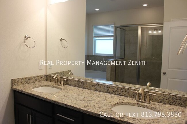 Building Photo - 33163 Sand Creek Dr