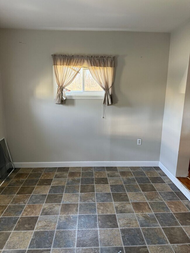 Building Photo - 36 Windy Hill Rd