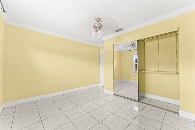 Building Photo - 110 W Rubber Tree Dr