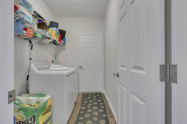 Building Photo - 5920 Triplett Square