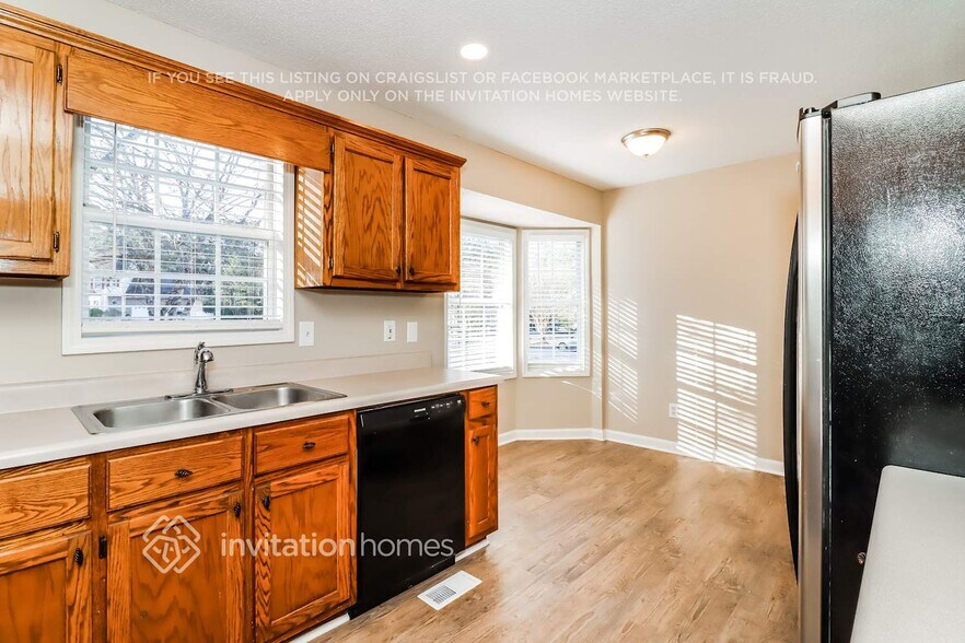 Building Photo - 23 Ivy Chase Way