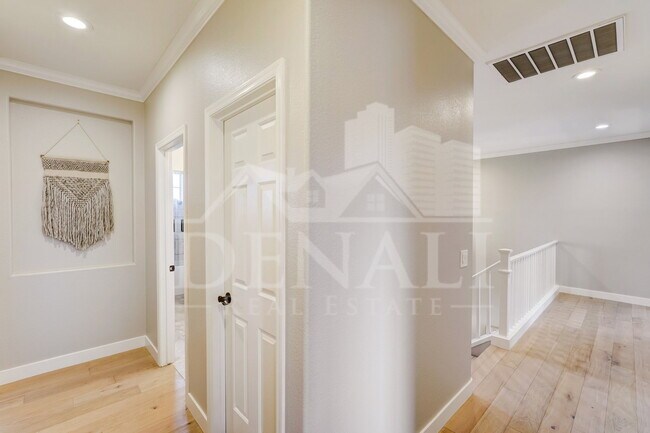 Building Photo - 40844 N Union Trail