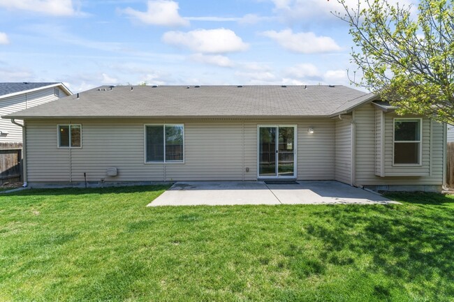 Building Photo - 3589 N Chatterton Way