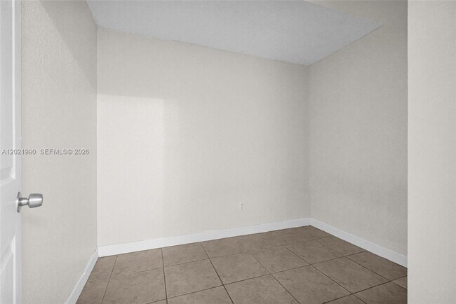 Building Photo - 400 NW 65th Ave