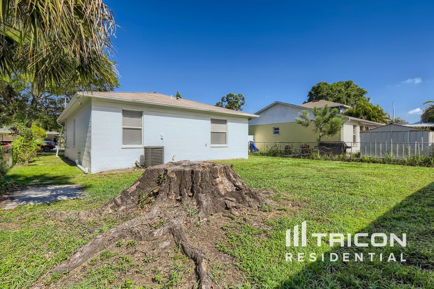 Building Photo - 6316 S Adelia Ave