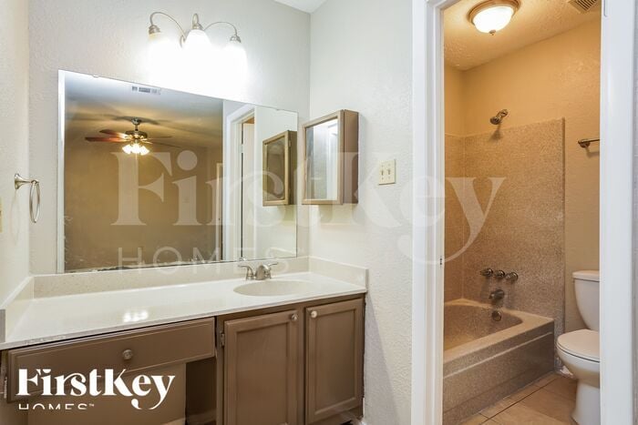 Building Photo - 9614 Pale Star Dr