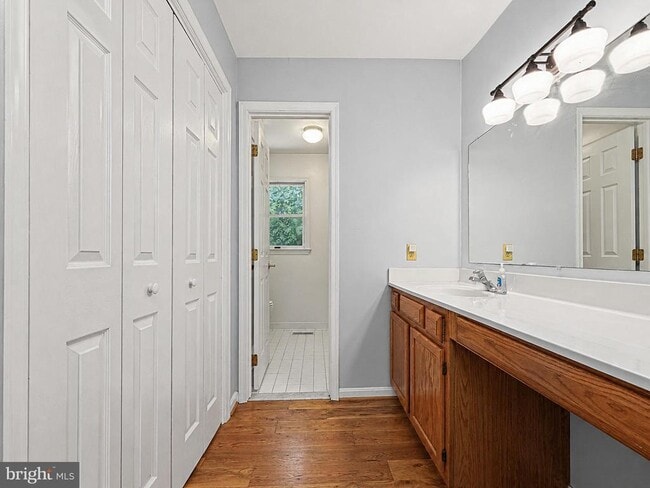 Building Photo - 8433 Sailboat Ln