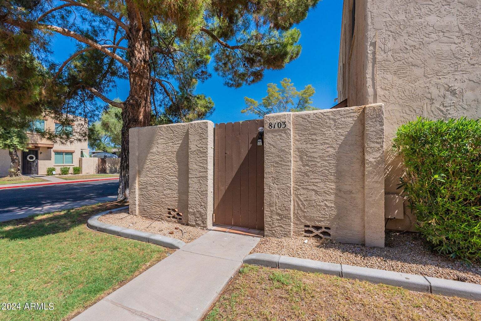 Building Photo - 8103 E Glenrosa Ave