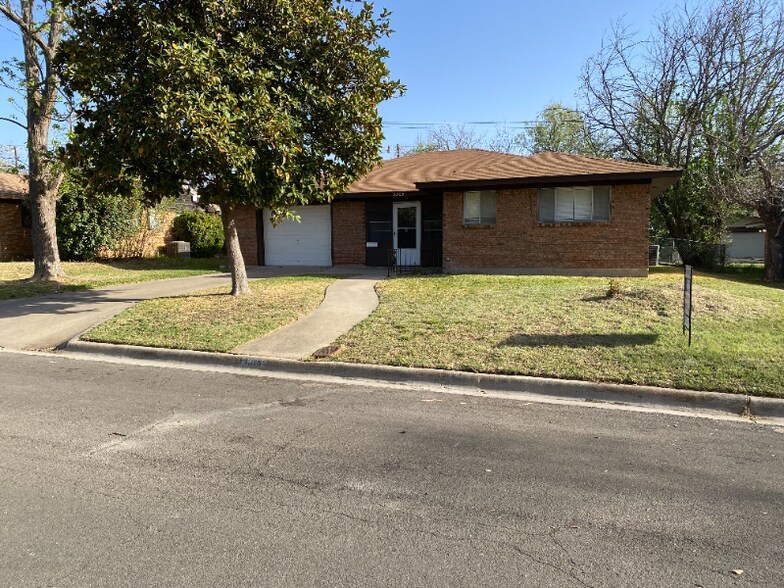 Building Photo - 3303 Lake Belton Ave