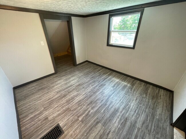 Building Photo - 15510 College Ave