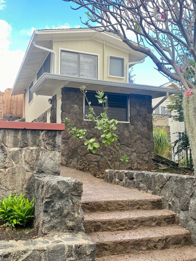 Building Photo - 2114 Wilder Ave