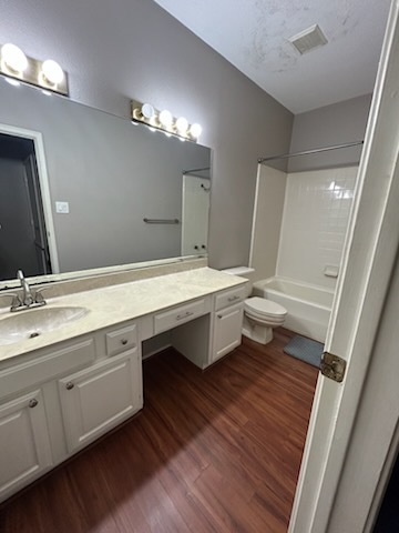 Building Photo - 921 Marine Dr