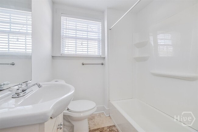 Building Photo - 508 E Liberty