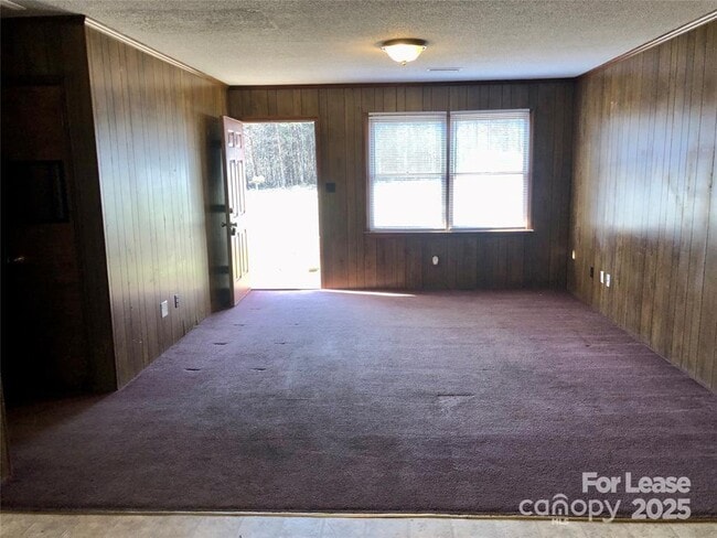 Building Photo - 208 Sunny Hill Dr