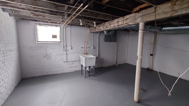 Building Photo - 1350 Alter Rd