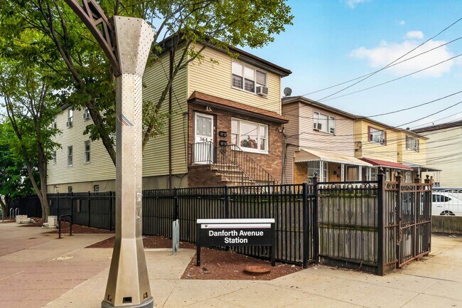 Building Photo - 364 Princeton Ave