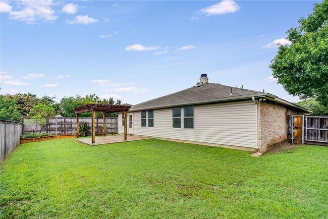 Building Photo - 208 Blazing Star Trail