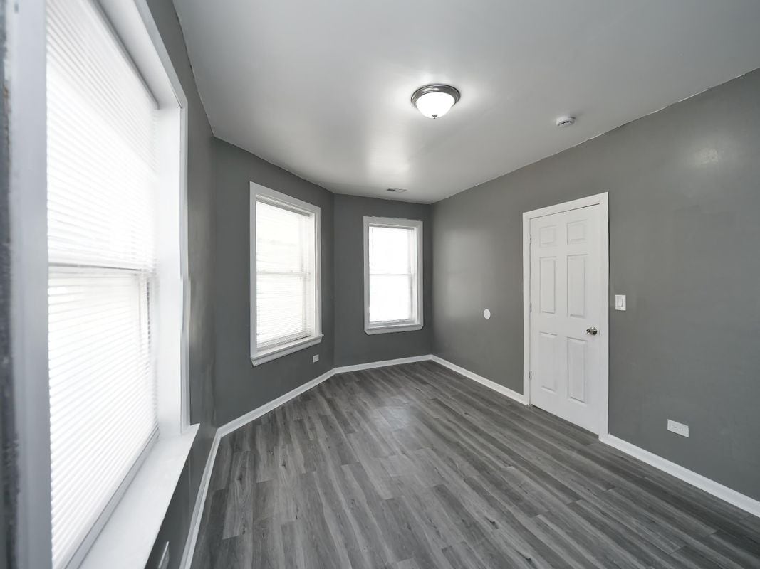 Building Photo - 346 N Laramie Ave