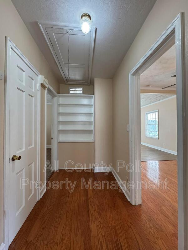 Building Photo - 422 E Belmar St