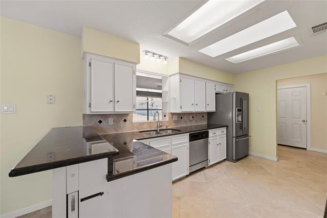 Building Photo - 322 N Greenstone Ln