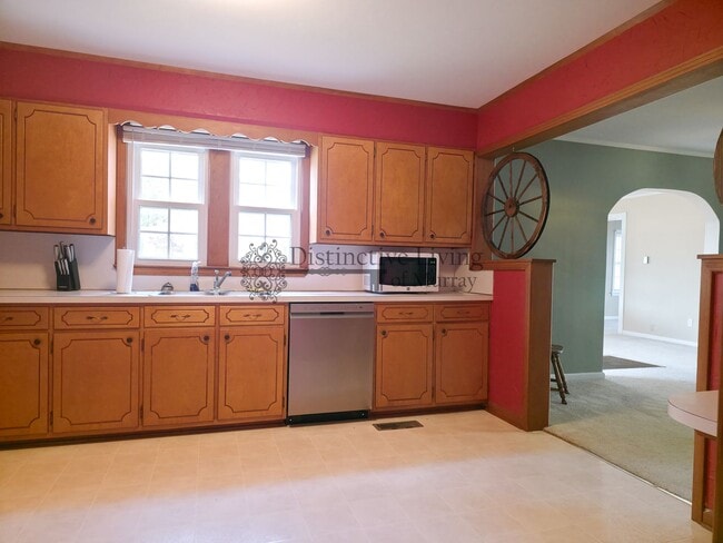 Building Photo - Attention Front Porch Sittin' Lovers- 2 bed 1 bath house in the country in Hazel