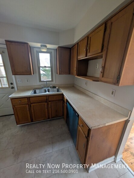 Building Photo - 15334 Triskett Rd