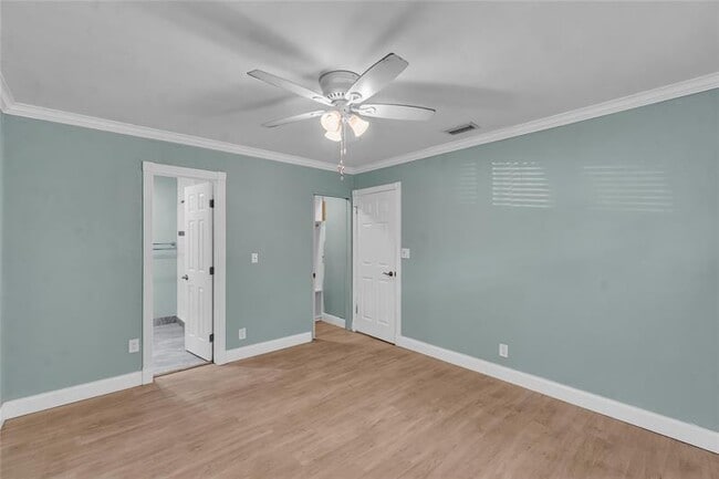 Building Photo - 4541 NE 6th Terrace