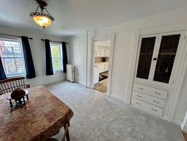 Building Photo - 61 Silver St