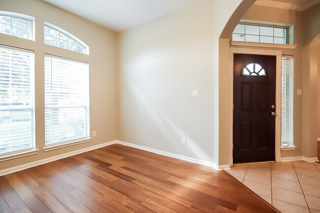 Building Photo - 1118 Chase Park Dr