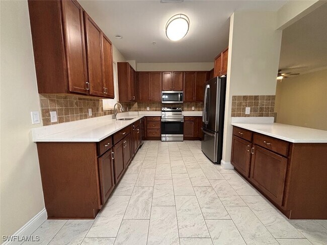 Building Photo - 18941 Bay Woods Lake Dr