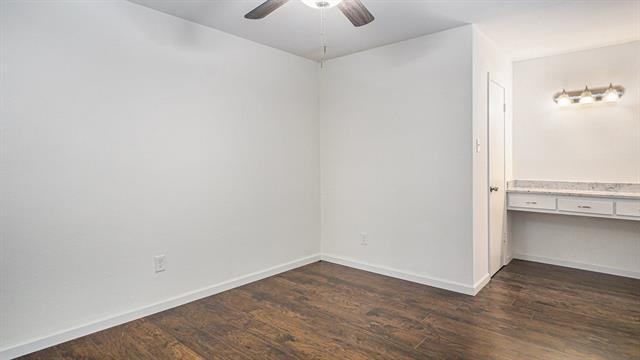 Building Photo - 2107 Mistletoe Ave
