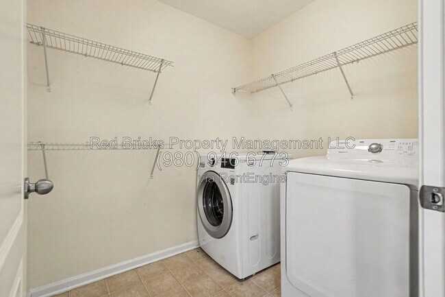 Building Photo - 13502 Delstone Dr