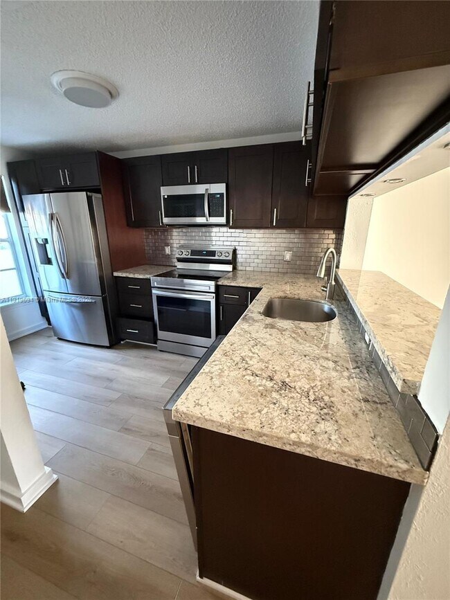 Building Photo - 3192 SW 50th St