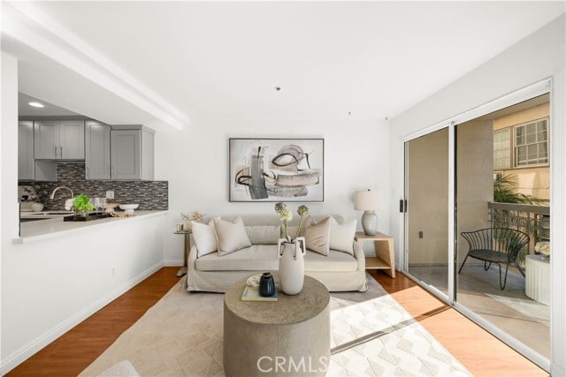 Building Photo - 335 S Sierra Madre Blvd