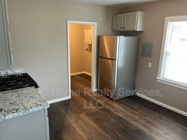 Building Photo - 234 W Thatcher St