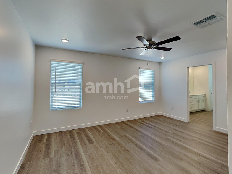 Building Photo - 6483 E Paseo Alga