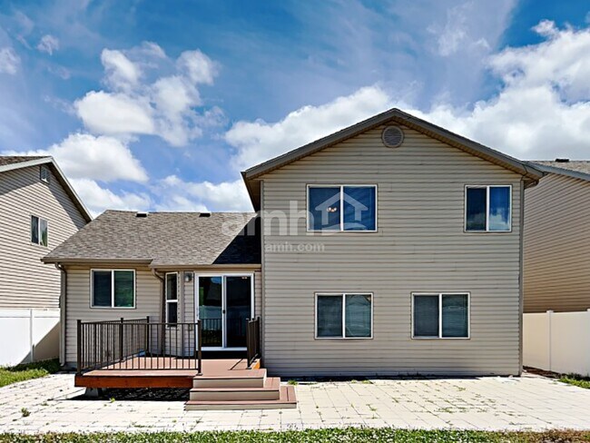 Building Photo - 261 Walton Dr