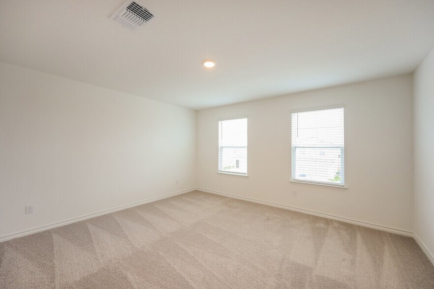 Building Photo - 1350 Vallarta Centro