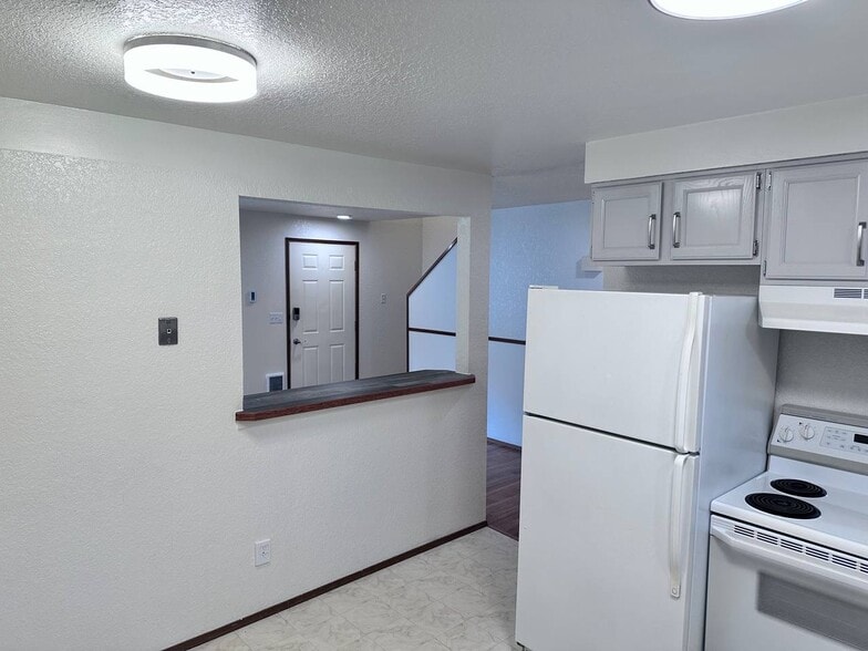 Building Photo - 821 Kaiser Rd NW