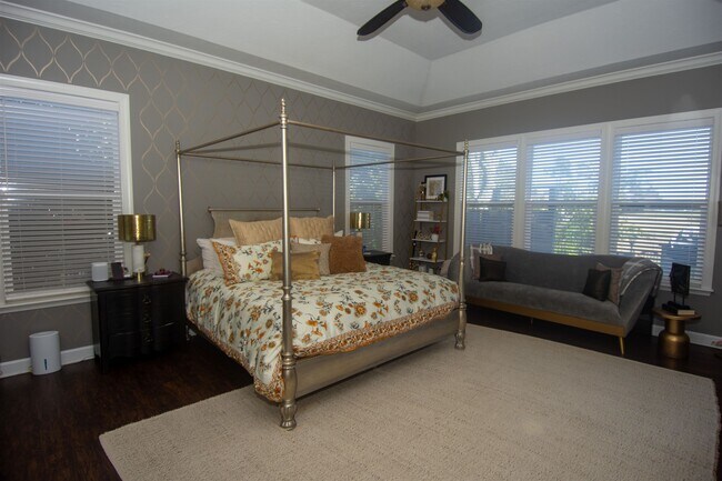 Building Photo - 500 Turnberry Ln