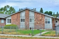 Building Photo - 1218 W Frederick Ave