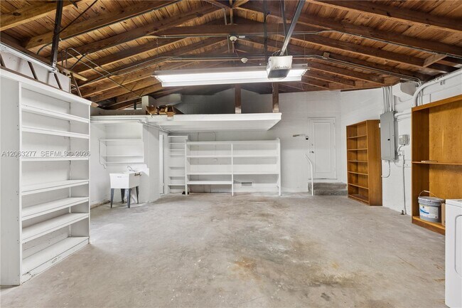 Building Photo - 2514 Granada Blvd