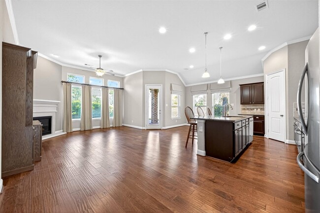Building Photo - 14 S Sawbridge Cir
