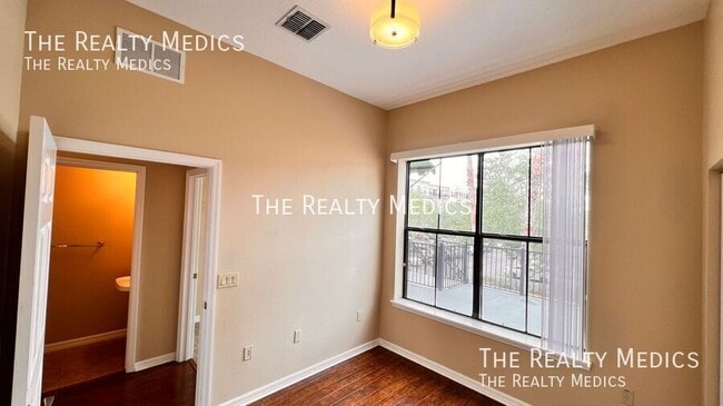 Building Photo - 3732 Avalon Park E Blvd