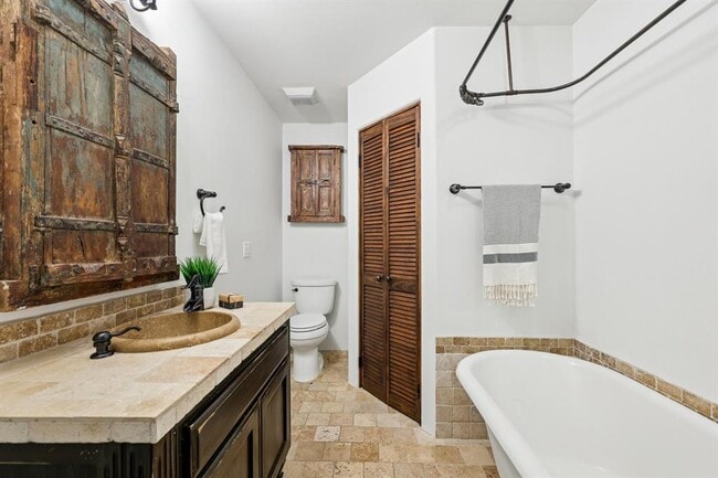 Building Photo - 2706 Pearce Rd