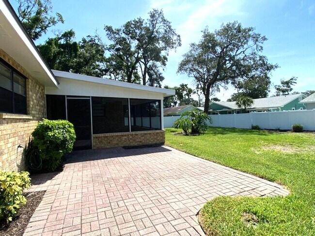 Building Photo - Spacious 4 Bedroom Ormond Beach Home with ...