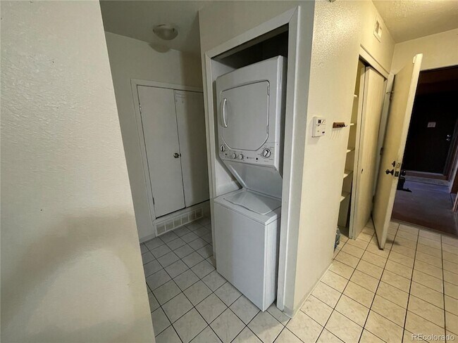 Building Photo - 4292 S Salida Way